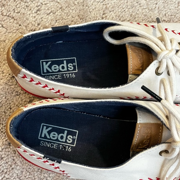 KEDS Champion Pennant  Baseball Sneakers Canvas Red Stitching Low Top Womens 9 - Picture 5 of 9